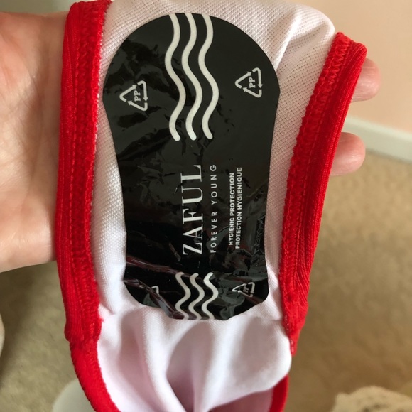 Bathingsuit one piece - Picture 3 of 4